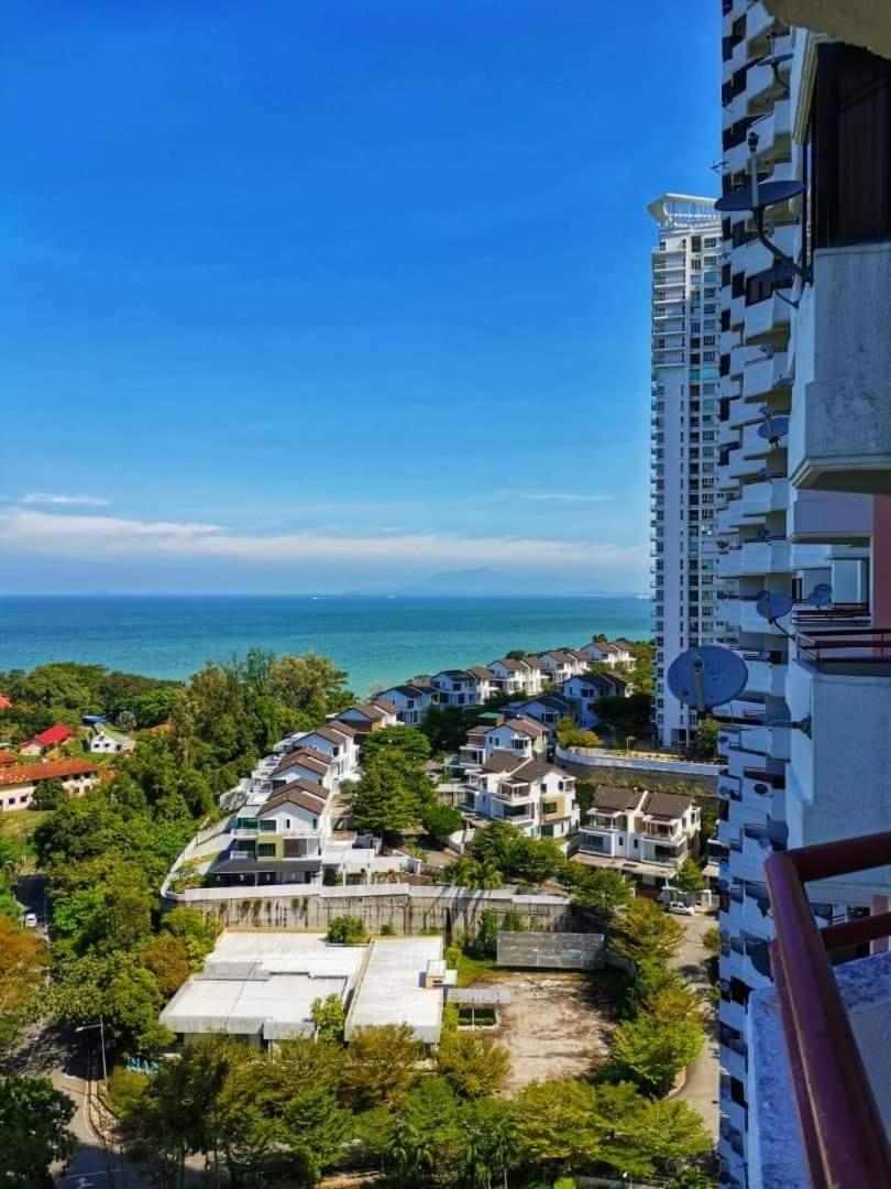 Airbnb At Sri Sayang Batu Ferringhi Beach Экстерьер фото